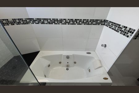 Casa à venda com 225m², 3 quartos e 4 vagas Casa à venda com 225m², 3 quartos e 4 vagasBanheiro da Suíte