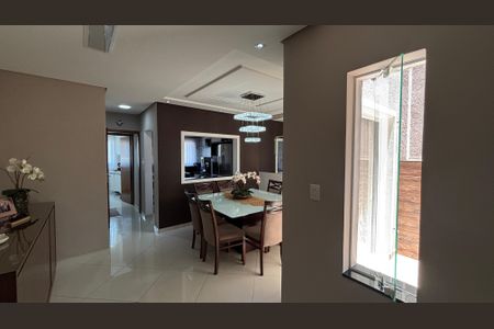 Casa à venda com 225m², 3 quartos e 4 vagas Casa à venda com 225m², 3 quartos e 4 vagasSala de Jantar