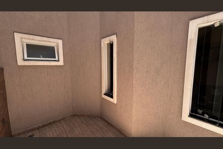 Casa à venda com 225m², 3 quartos e 4 vagas Casa à venda com 225m², 3 quartos e 4 vagasJardim de Inverno