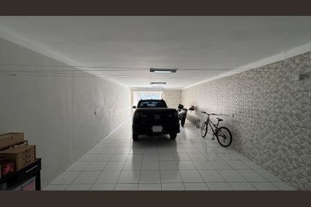 Casa à venda com 225m², 3 quartos e 4 vagas Casa à venda com 225m², 3 quartos e 4 vagasGaragem