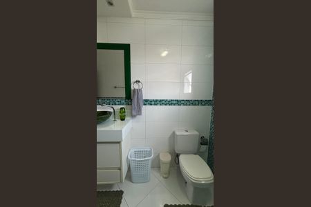 Casa à venda com 225m², 3 quartos e 4 vagas Casa à venda com 225m², 3 quartos e 4 vagasBanheiro