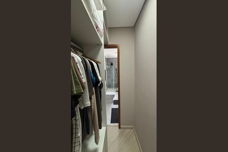 Casa à venda com 225m², 3 quartos e 4 vagas Casa à venda com 225m², 3 quartos e 4 vagasSuite Closet