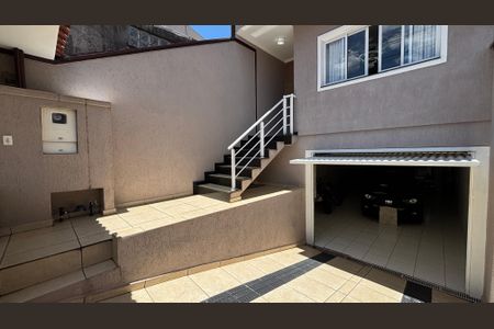 Casa à venda com 225m², 3 quartos e 4 vagas Casa à venda com 225m², 3 quartos e 4 vagasGaragem