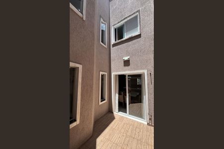 Casa à venda com 225m², 3 quartos e 4 vagas Casa à venda com 225m², 3 quartos e 4 vagasJardim de Inverno