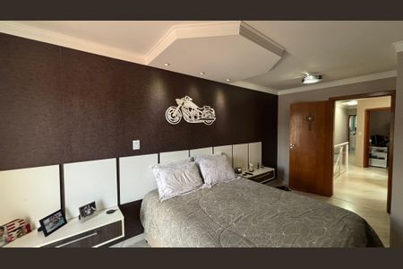 Casa à venda com 225m², 3 quartos e 4 vagas Casa à venda com 225m², 3 quartos e 4 vagasSuite