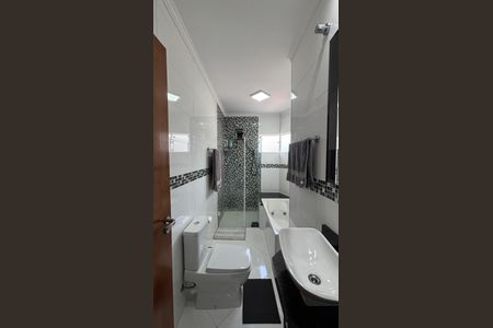 Casa à venda com 225m², 3 quartos e 4 vagas Casa à venda com 225m², 3 quartos e 4 vagasBanheiro da Suíte