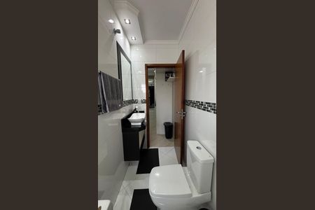 Casa à venda com 225m², 3 quartos e 4 vagas Casa à venda com 225m², 3 quartos e 4 vagasBanheiro da Suíte