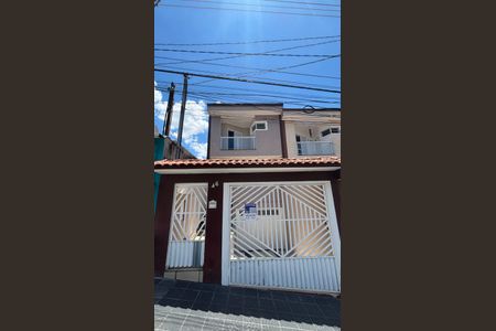 Casa à venda com 225m², 3 quartos e 4 vagas Casa à venda com 225m², 3 quartos e 4 vagasFachada