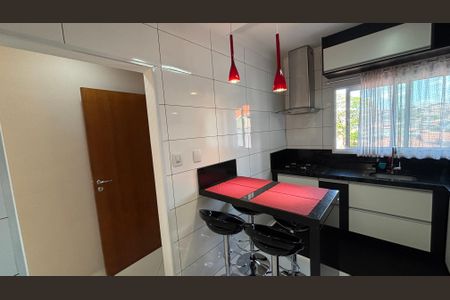 Casa à venda com 225m², 3 quartos e 4 vagas Casa à venda com 225m², 3 quartos e 4 vagasCozinha