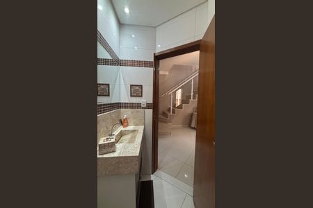 Casa à venda com 225m², 3 quartos e 4 vagas Casa à venda com 225m², 3 quartos e 4 vagasLavabo