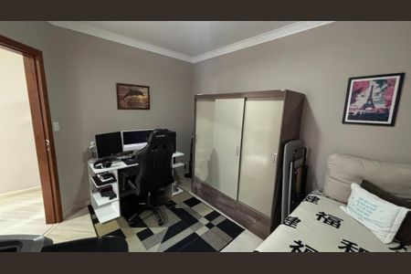 Casa à venda com 225m², 3 quartos e 4 vagas Casa à venda com 225m², 3 quartos e 4 vagasQuarto 2