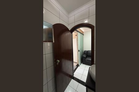 Casa à venda com 225m², 3 quartos e 4 vagas Casa à venda com 225m², 3 quartos e 4 vagasGaragem - Banheiro