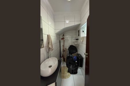 Casa à venda com 225m², 3 quartos e 4 vagas Casa à venda com 225m², 3 quartos e 4 vagasGaragem - Banheiro