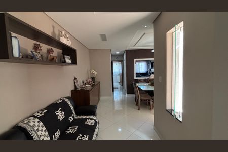 Casa à venda com 225m², 3 quartos e 4 vagas Casa à venda com 225m², 3 quartos e 4 vagasSala de Jantar