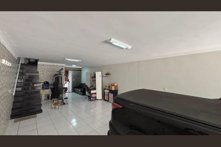 Casa à venda com 225m², 3 quartos e 4 vagas Casa à venda com 225m², 3 quartos e 4 vagasGaragem