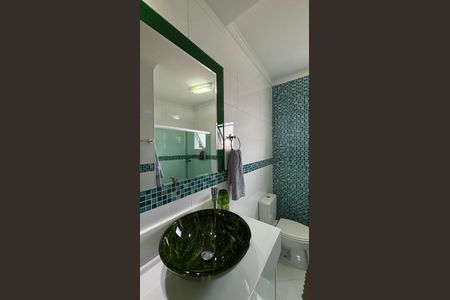 Casa à venda com 225m², 3 quartos e 4 vagas Casa à venda com 225m², 3 quartos e 4 vagasBanheiro