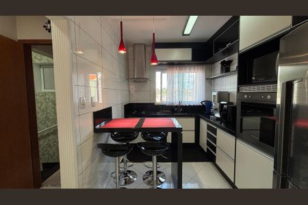 Casa à venda com 225m², 3 quartos e 4 vagas Casa à venda com 225m², 3 quartos e 4 vagasCozinha