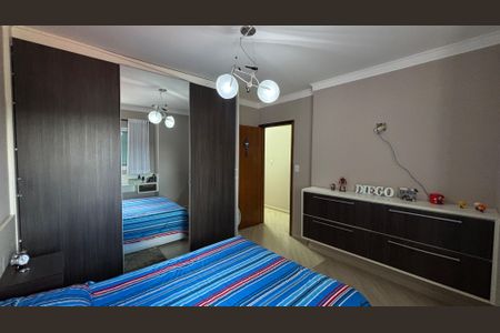 Casa à venda com 225m², 3 quartos e 4 vagas Casa à venda com 225m², 3 quartos e 4 vagasQuarto 1