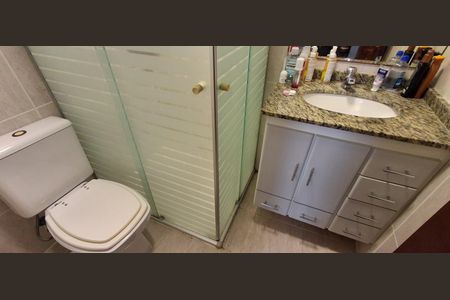 Apartamento à venda com 77m², 2 quartos e 1 vagaBanheiro Social 