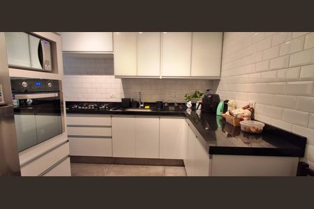 Apartamento à venda com 77m², 2 quartos e 1 vagaCozinha 