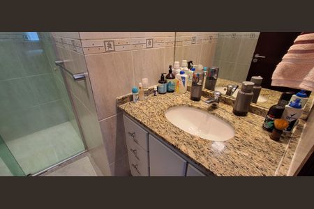 Apartamento à venda com 77m², 2 quartos e 1 vagaBanheiro Suíte 