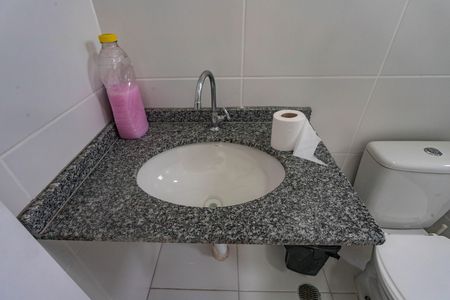 Apartamento à venda com 54m², 2 quartos e 1 vaga Apartamento à venda com 54m², 2 quartos e 1 vagaBanheiro da suíte