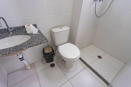Apartamento à venda com 54m², 2 quartos e 1 vaga Apartamento à venda com 54m², 2 quartos e 1 vagaBanheiro da suíte