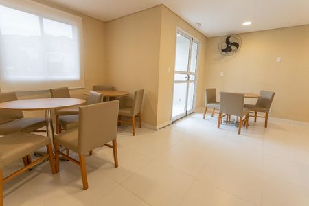 Apartamento à venda com 54m², 2 quartos e 1 vaga Apartamento à venda com 54m², 2 quartos e 1 vagaÁrea comum - Salão de festas