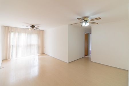 Apartamento à venda com 82m², 3 quartos e 1 vaga Apartamento à venda com 82m², 3 quartos e 1 vagaSala