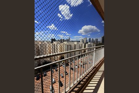 Apartamento à venda com 2 quartos, 72m² em Jardim Tupanci, Barueri