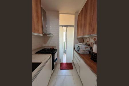 Apartamento à venda com 2 quartos, 72m² em Jardim Tupanci, Barueri