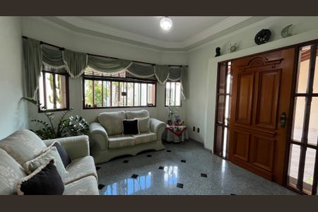 Casa à venda com 274m², 3 quartos e 5 vagas