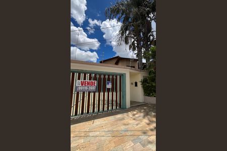 Casa à venda com 274m², 3 quartos e 5 vagas