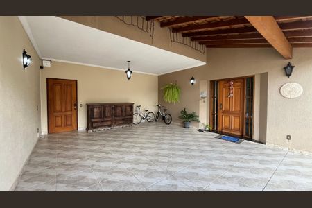 Casa à venda com 274m², 3 quartos e 5 vagas