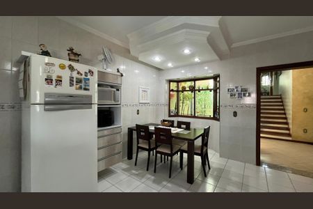 Casa à venda com 274m², 3 quartos e 5 vagas