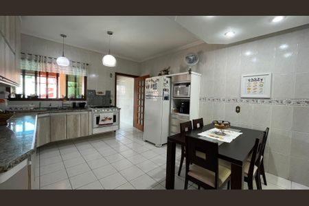 Casa à venda com 274m², 3 quartos e 5 vagas