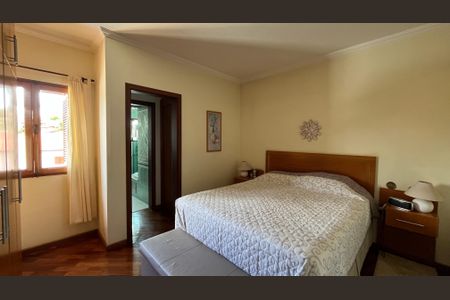 Casa à venda com 274m², 3 quartos e 5 vagas