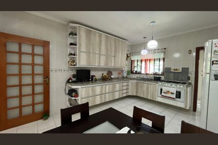 Casa à venda com 274m², 3 quartos e 5 vagas