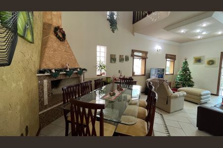 Casa à venda com 274m², 3 quartos e 5 vagas