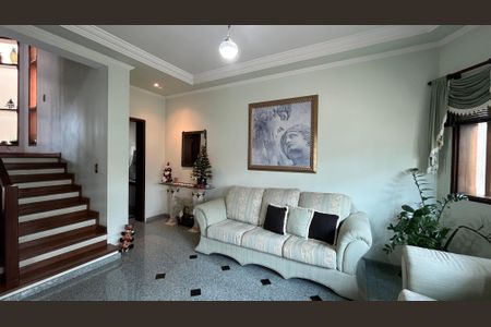 Casa à venda com 274m², 3 quartos e 5 vagas