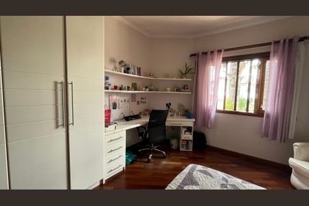 Casa à venda com 274m², 3 quartos e 5 vagas