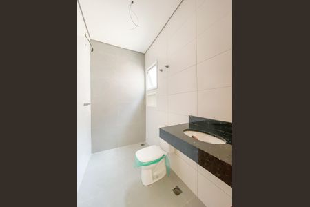 Casa à venda com 117m², 3 quartos e 4 vagasBanheiro da Suíte 2