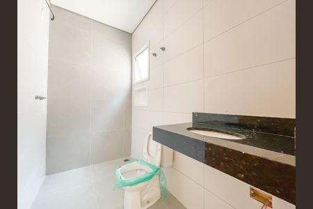 Casa à venda com 120m², 3 quartos e 4 vagasBanheiro da Suíte 2