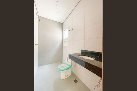 Casa à venda com 120m², 3 quartos e 4 vagasBanheiro da Suíte 2