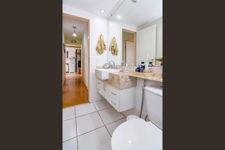 Apartamento à venda com 87m², 3 quartos e 2 vagasBanheiro Social