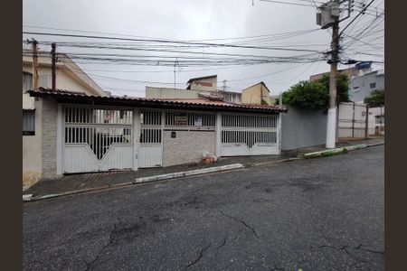 Casa para alugar com 80m², 4 quartos e 1 vaga Casa para alugar com 80m², 4 quartos e 1 vagaFachada