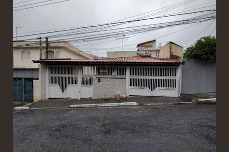 Casa para alugar com 80m², 4 quartos e 1 vaga Casa para alugar com 80m², 4 quartos e 1 vagaFachada