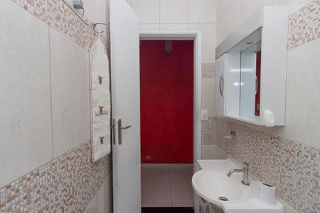 Casa para alugar com 80m², 4 quartos e 1 vaga Casa para alugar com 80m², 4 quartos e 1 vagaCasa 2 - Banheiro social
