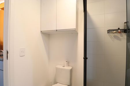 Banheiro de apartamento para alugar com 1 quarto, 28m² em Barra Funda, São Paulo