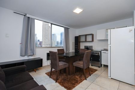 Sala de apartamento para alugar com 1 quarto, 45m² em Vila Tramontano, São Paulo